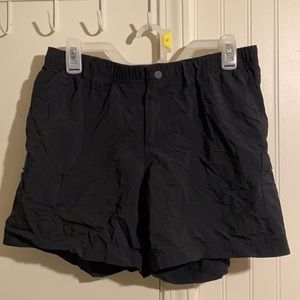 Women’s Columbia Black Shorts Size Medium